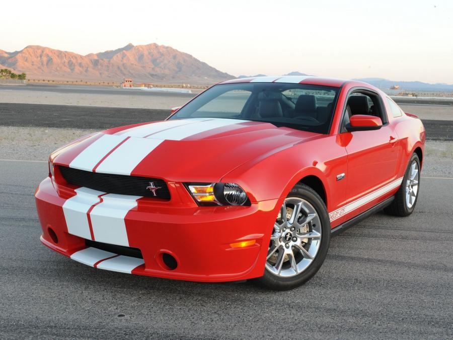  Shelby GTS 2011 года  (фото 1 из 4)